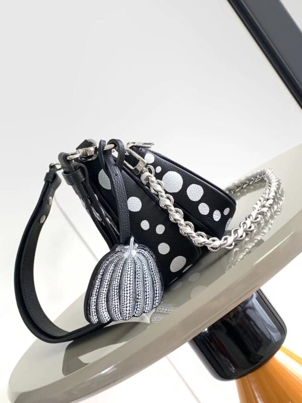 Louis Vuitton  LV x YK Multi Pochette Accessoires Handbag - Black - Image 5